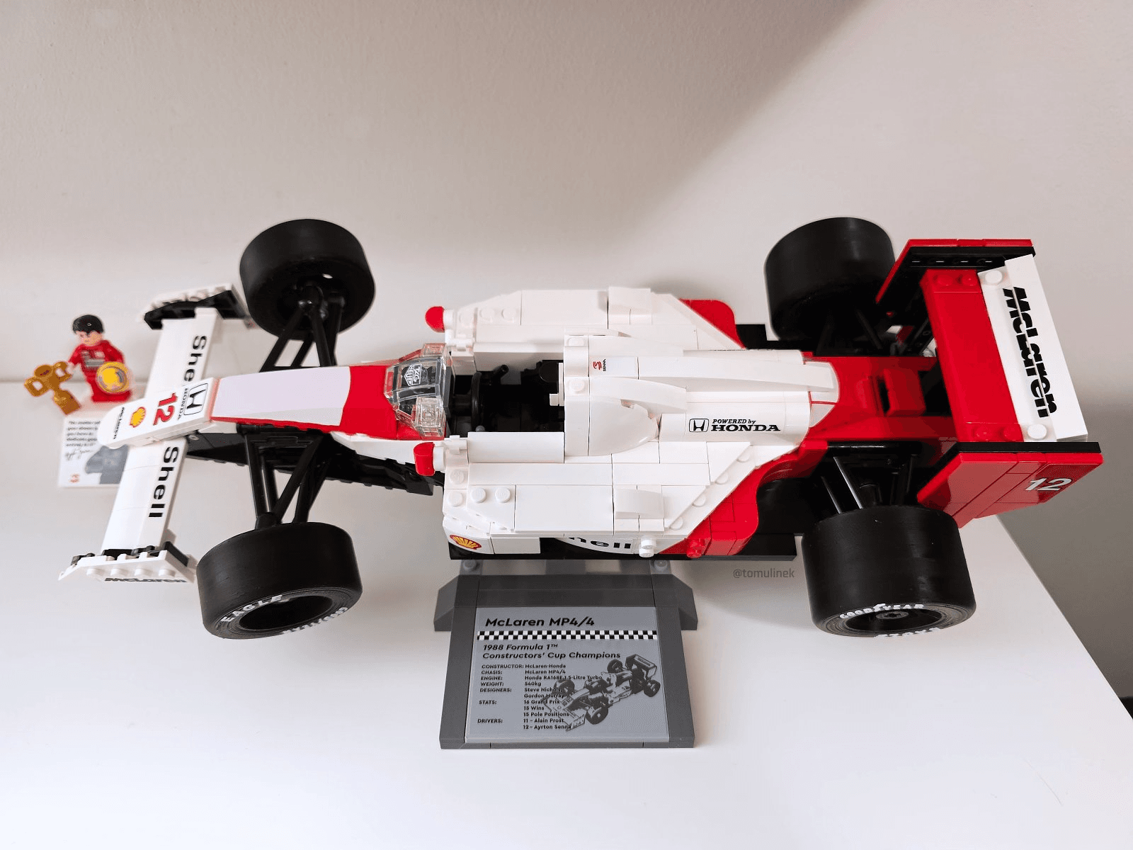 Realistic wheels for 10330 McLaren Senna Formula 1