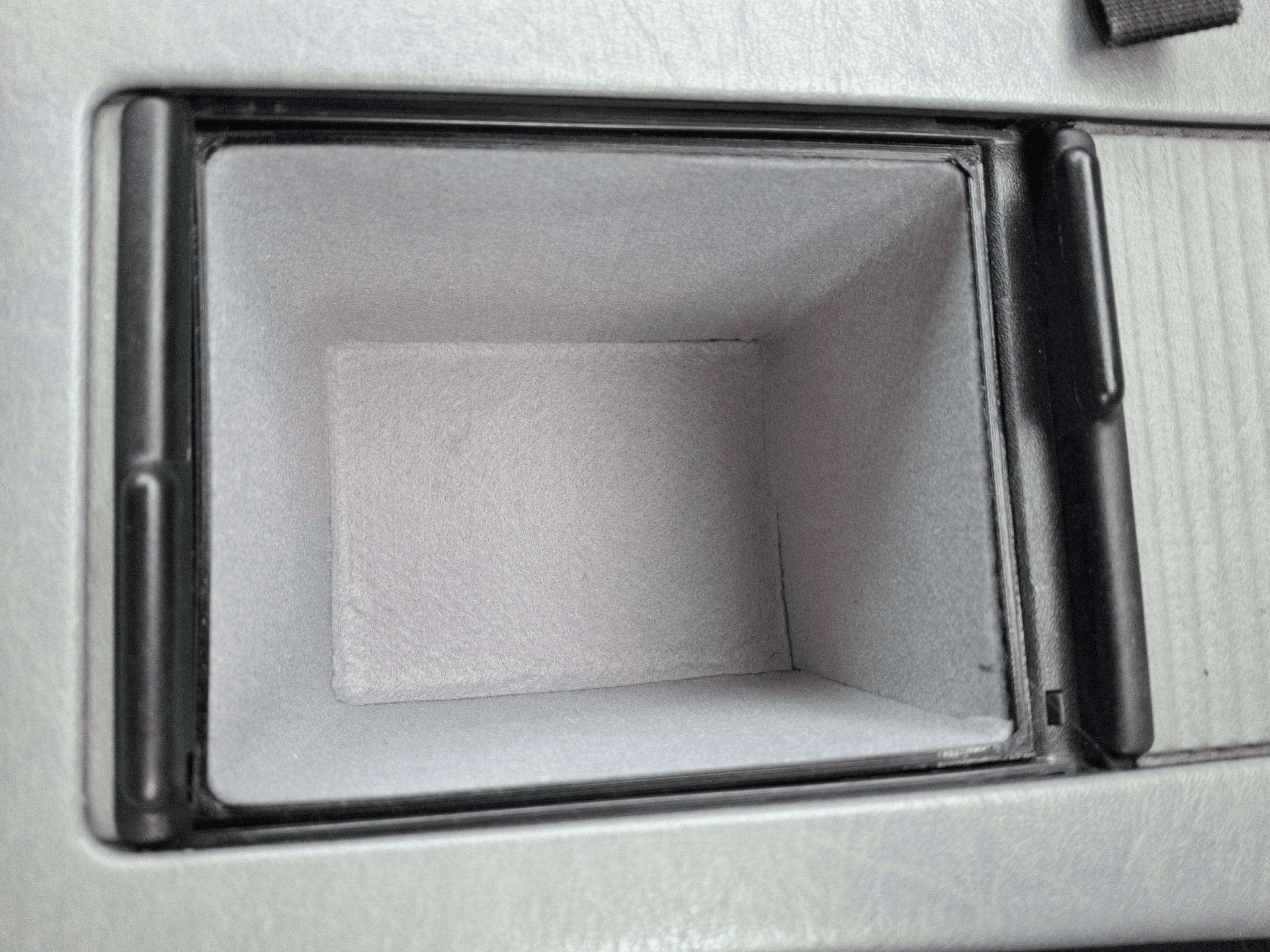 Mercedes SL R129 central storage box