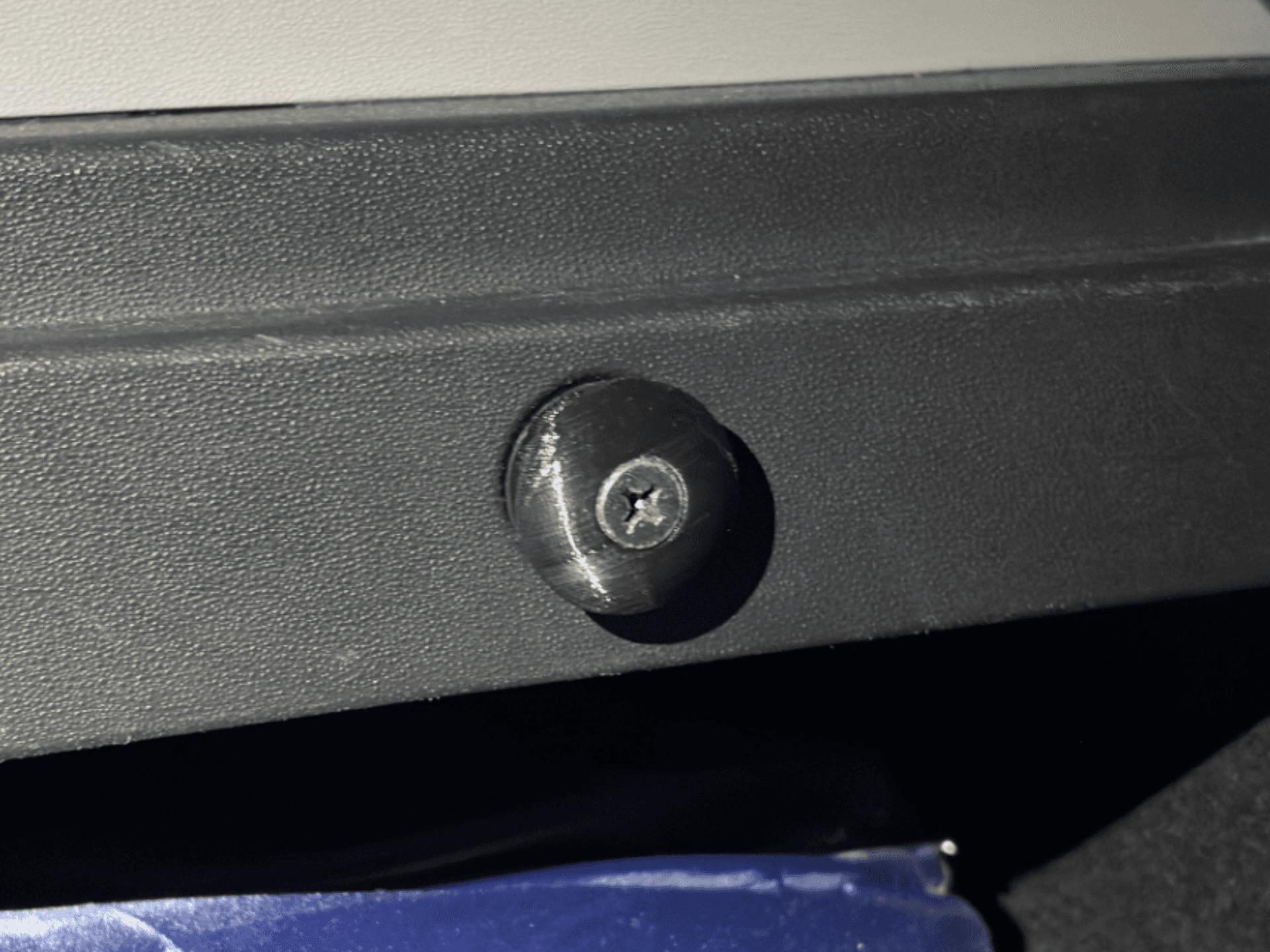 Plastic support for back shelf in hyundai i30 1gen