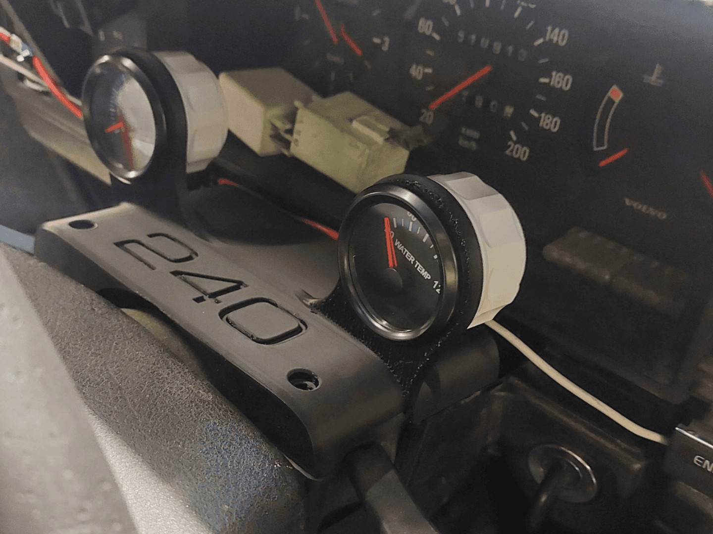Volvo 240 52mm gauge holder