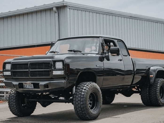 Old Dodge Ram 3500 (1980) - 3D Model
