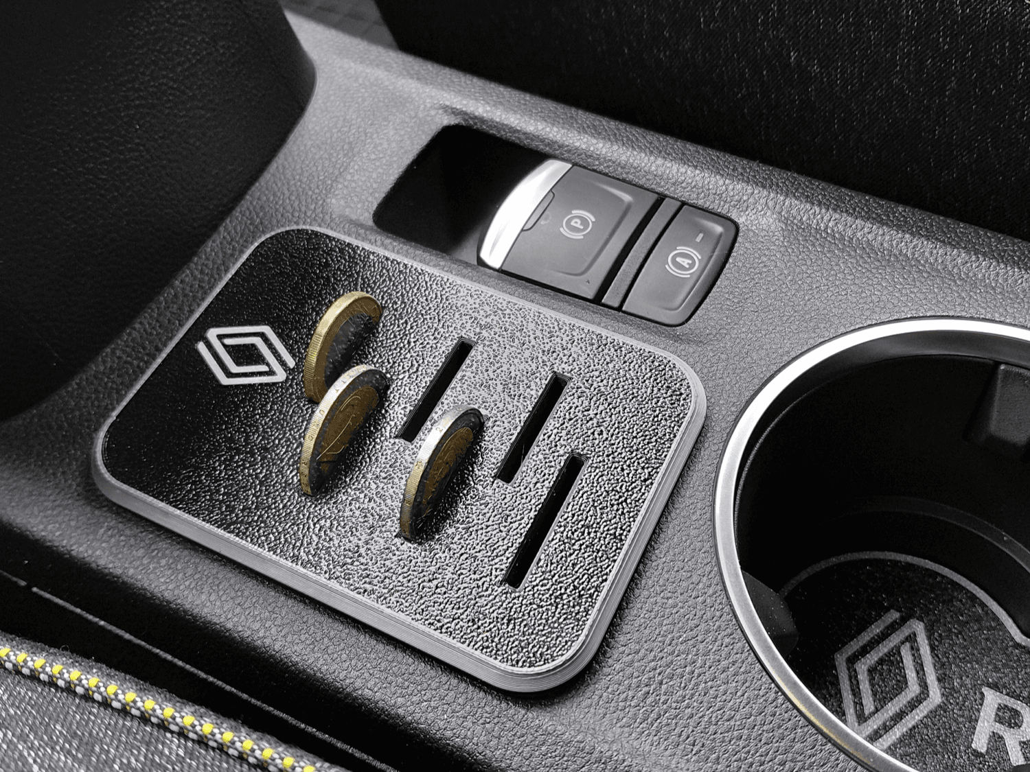 Renault Captur/Symbioz 1€ and 2€ coin holder