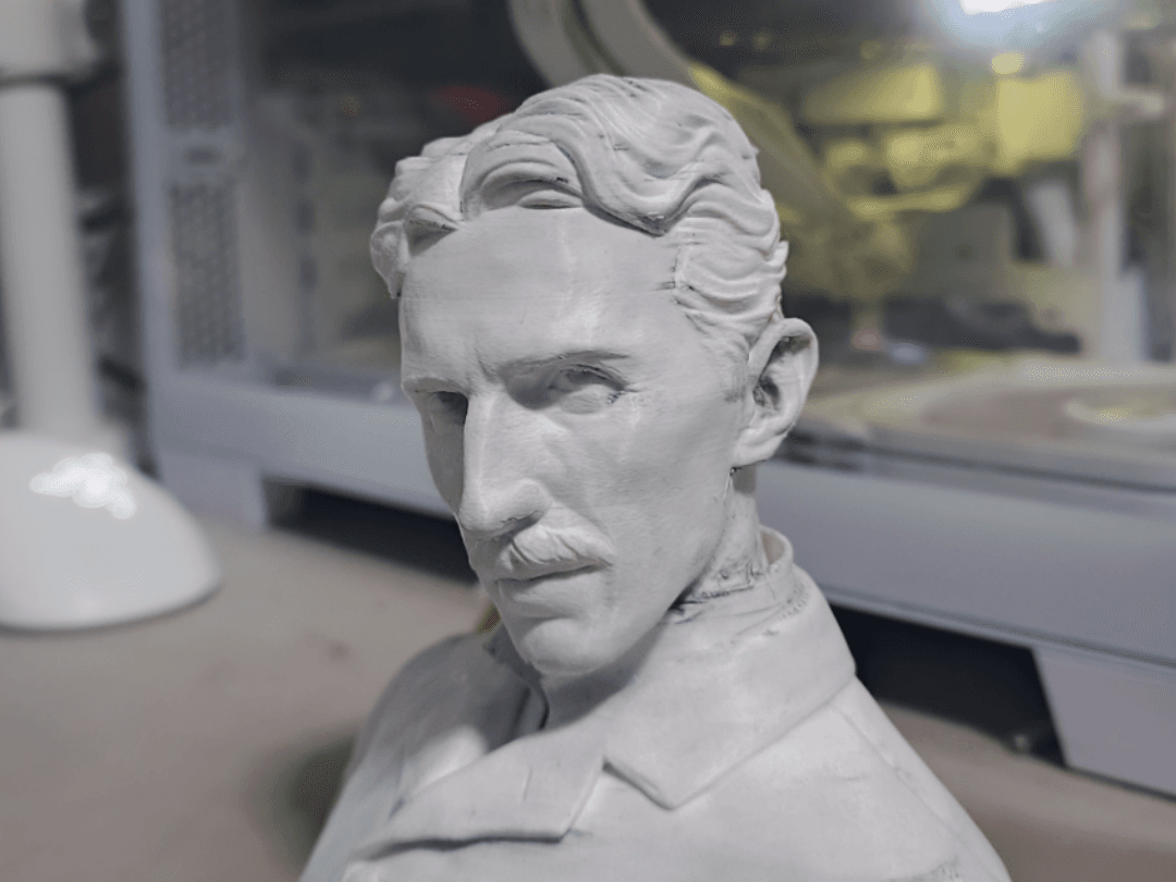 iconic statue of Nikola Tesla