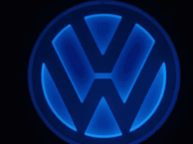 glow in the dark VW-logo