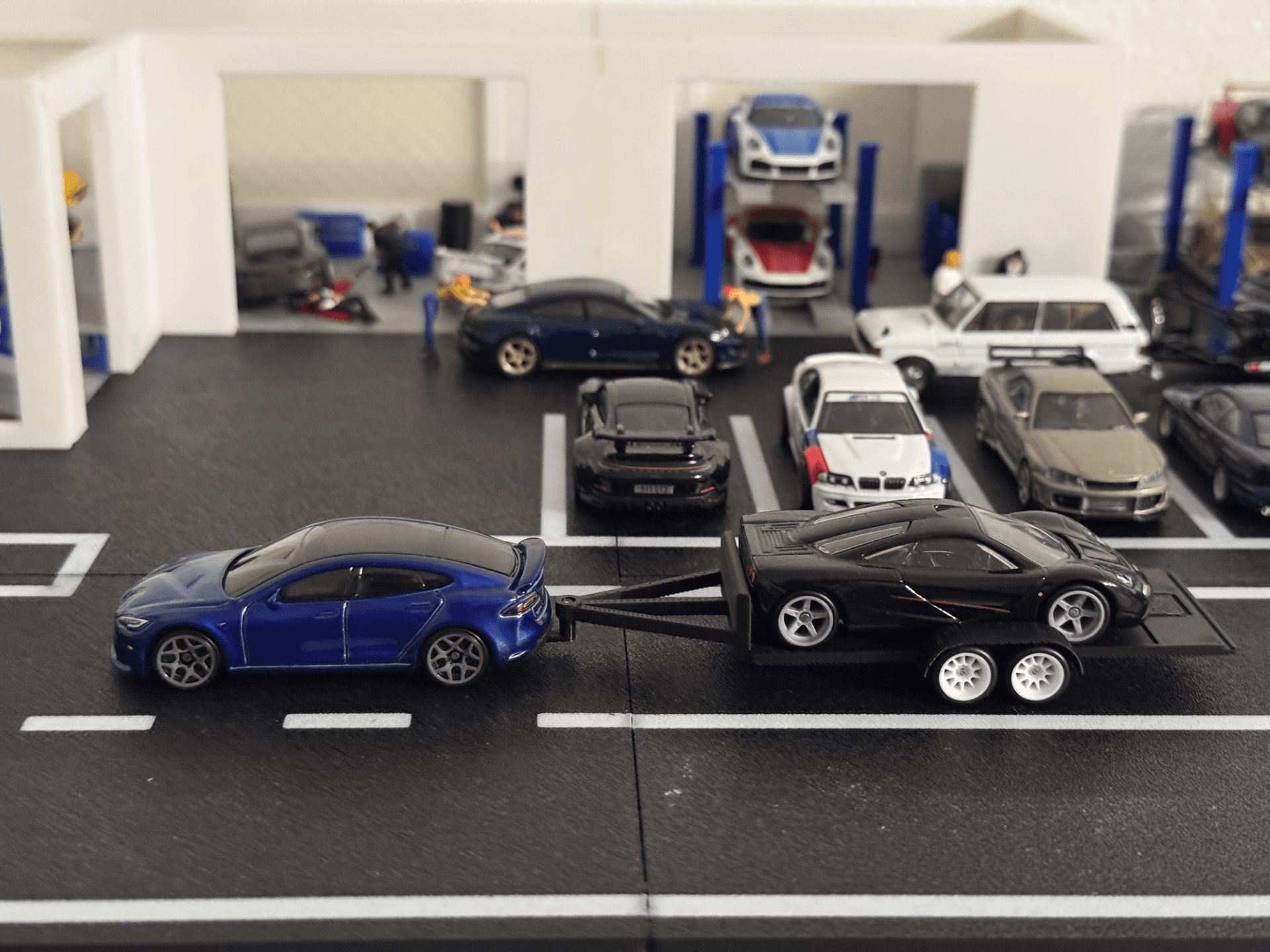 1/64 Tesla Model S Plaid tow