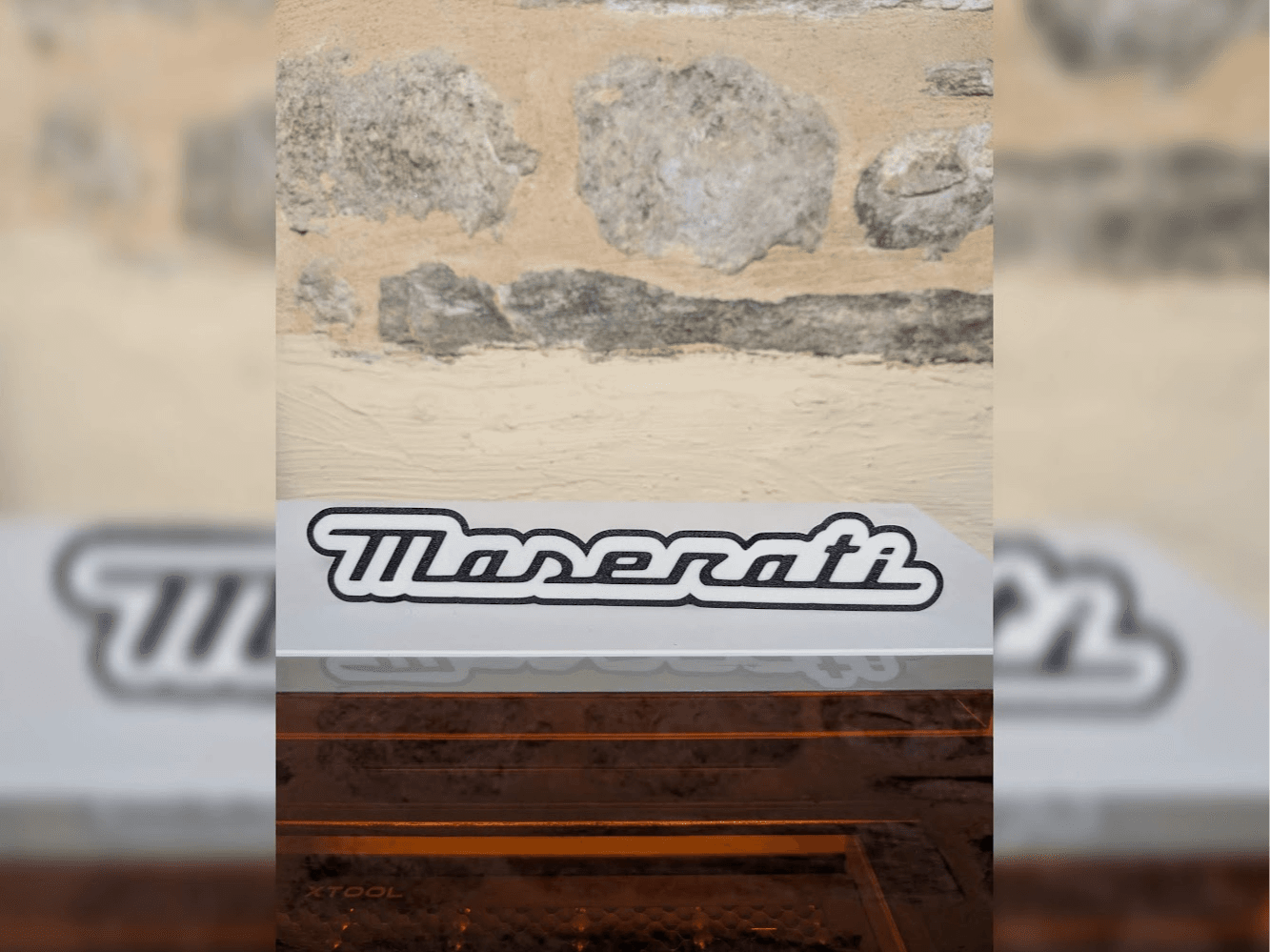 Lightbox Maserati – Signature typographique