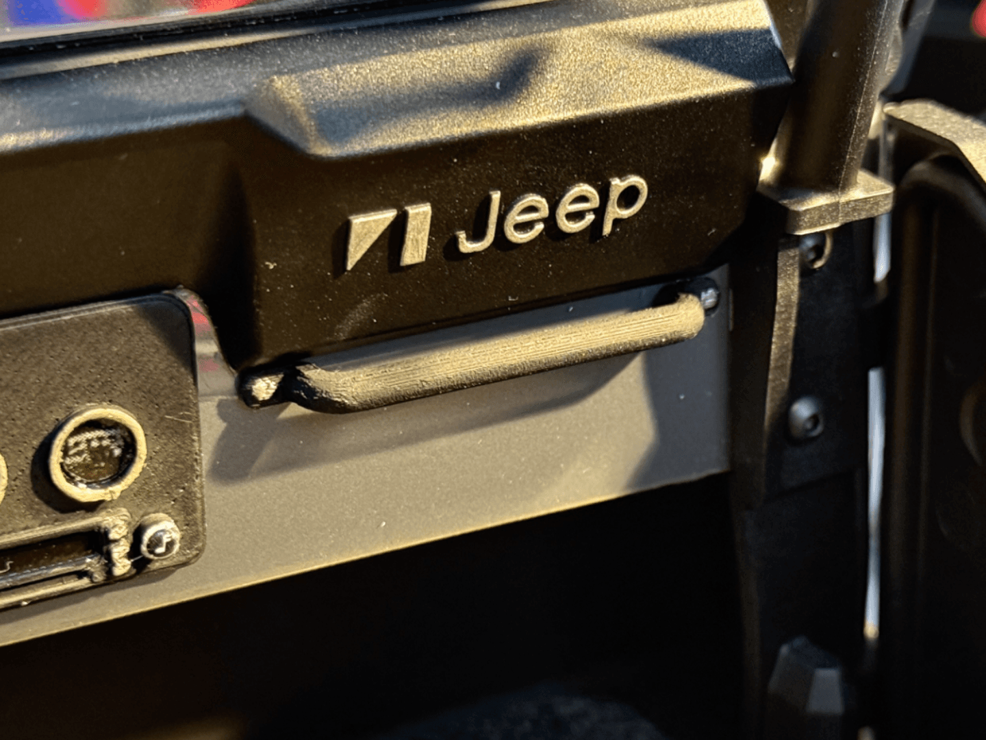 AXIAL JEEP RENEGADE CJ-7 - Griff Cockpit