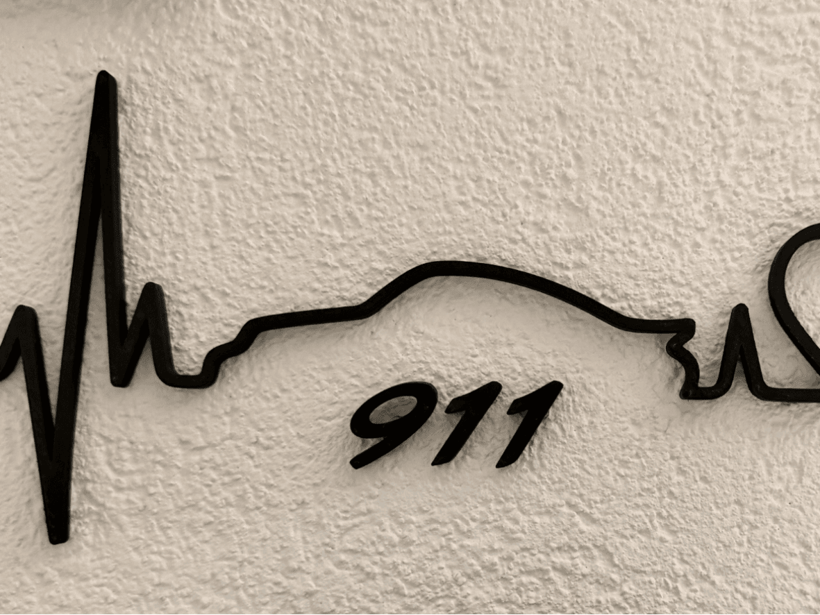 911 Heartbeat EKG Line