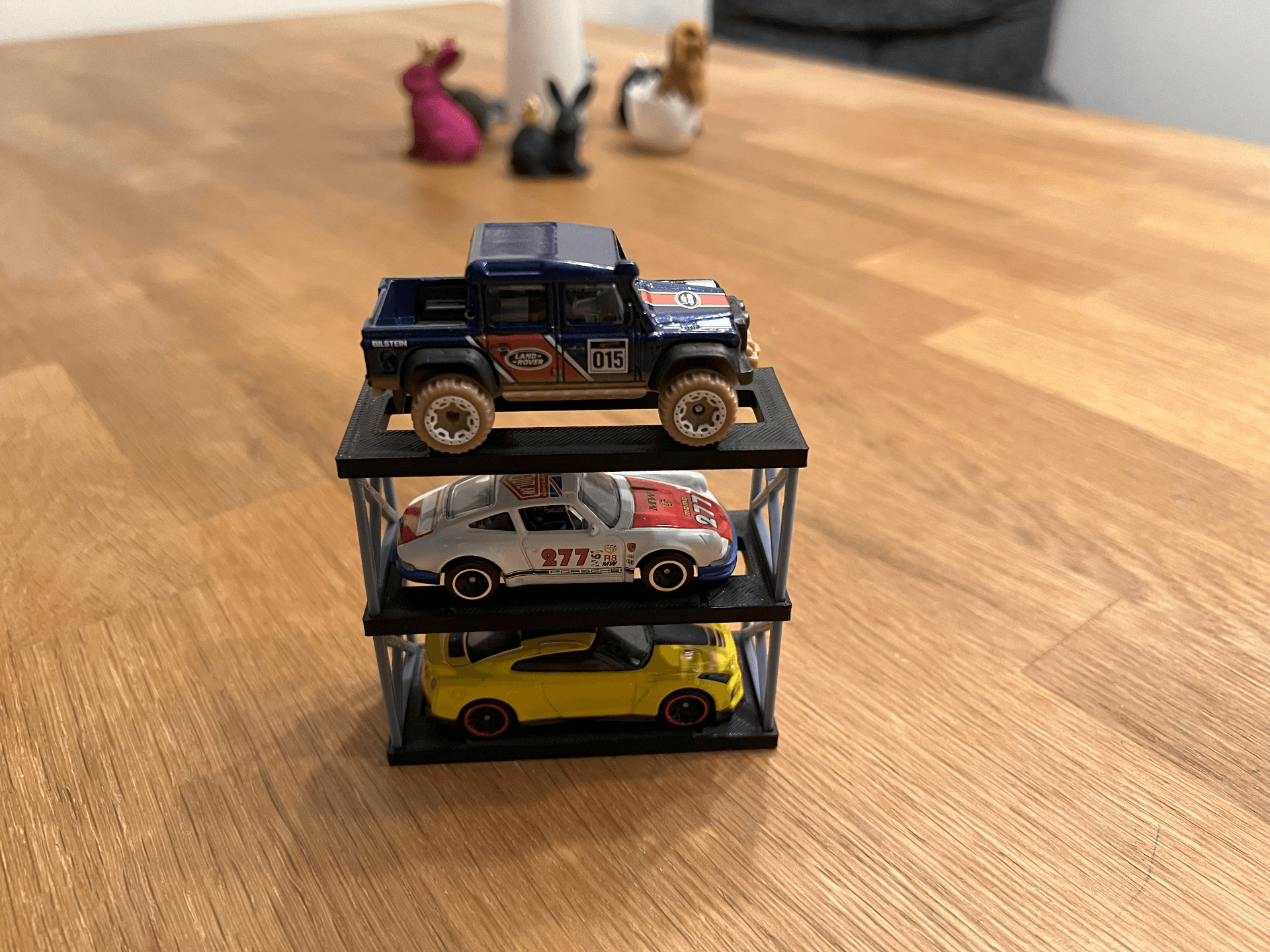 display modular and stackable 1/64 diorama garage