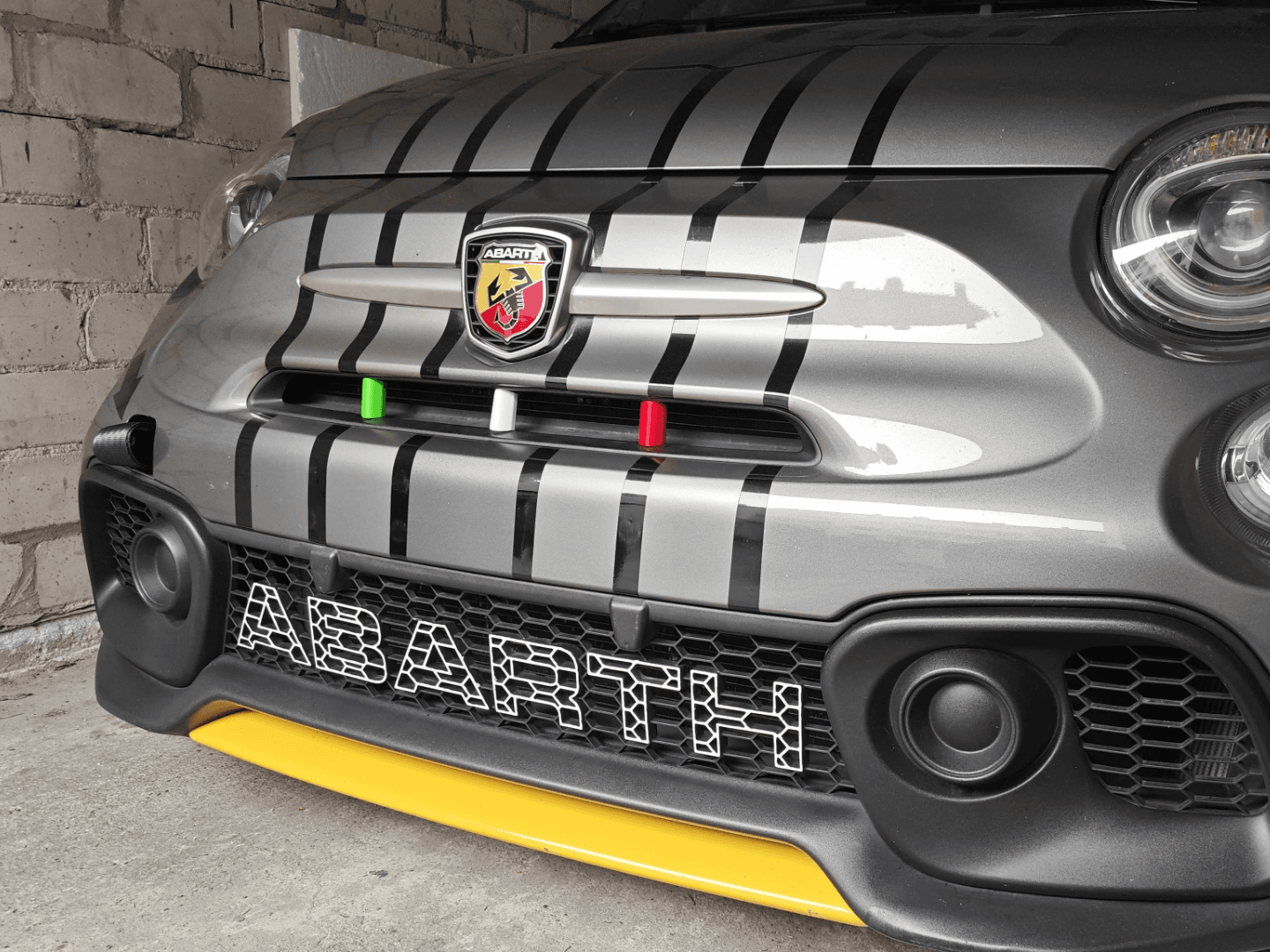 Abarth 595 Serie 4 Grill Clips (NO AMS)