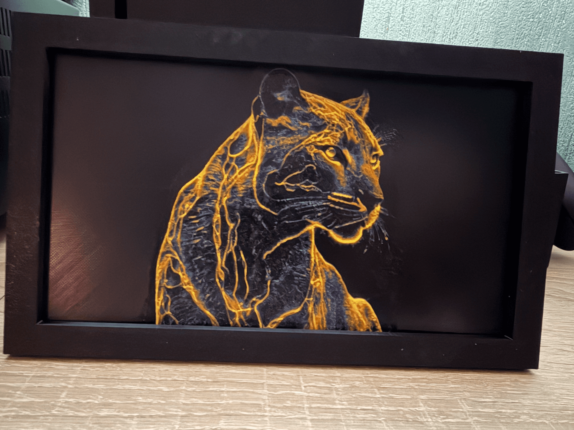 Neon_Panther_Hueforge 200x113