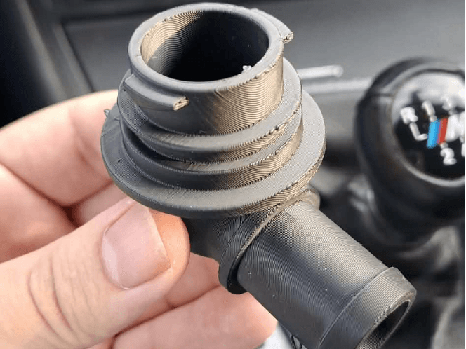 Opel Vivaro/ Renault Trafic oil filler