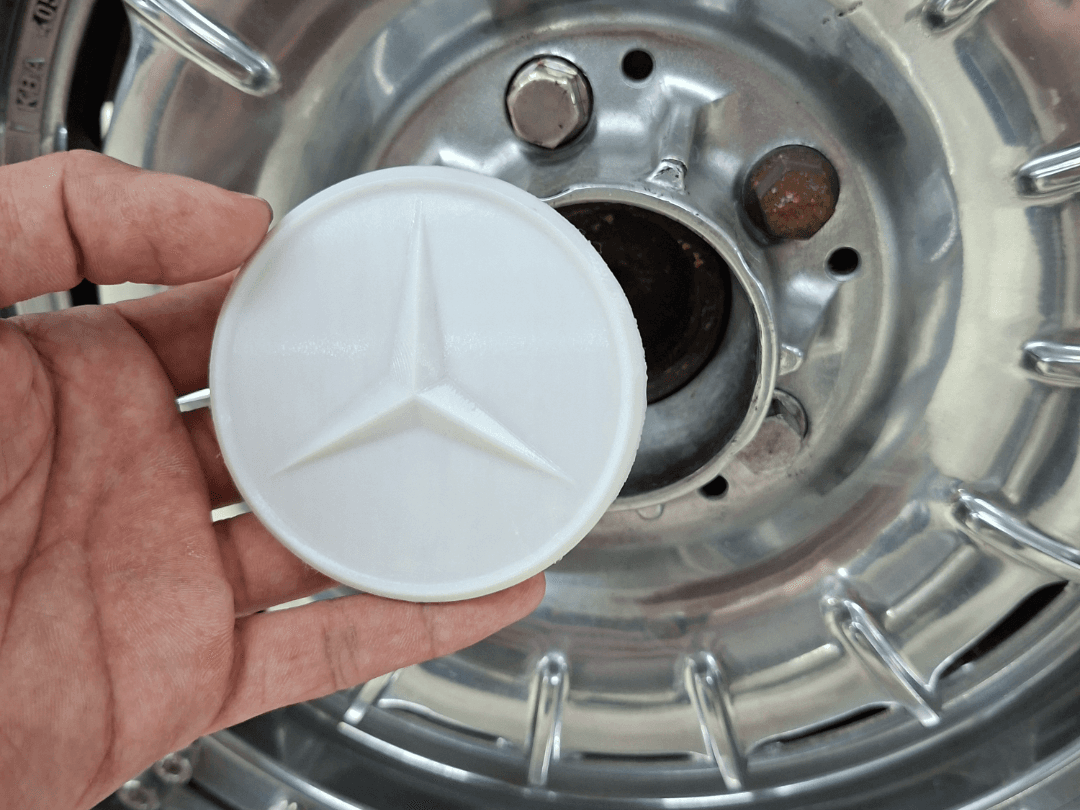 Mercedes Classic R107 Wheel Hub Cap