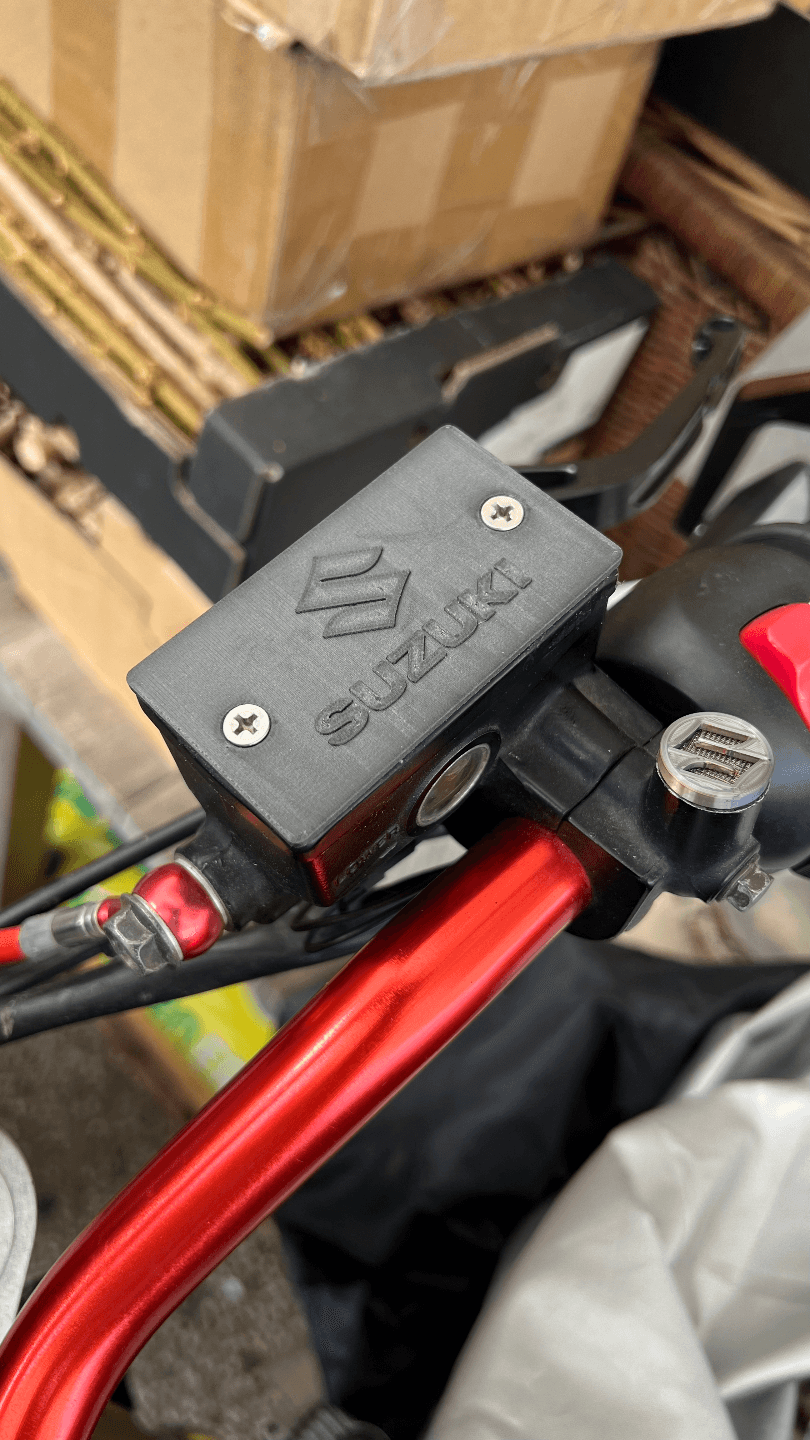 Suzuki brake fluid cover