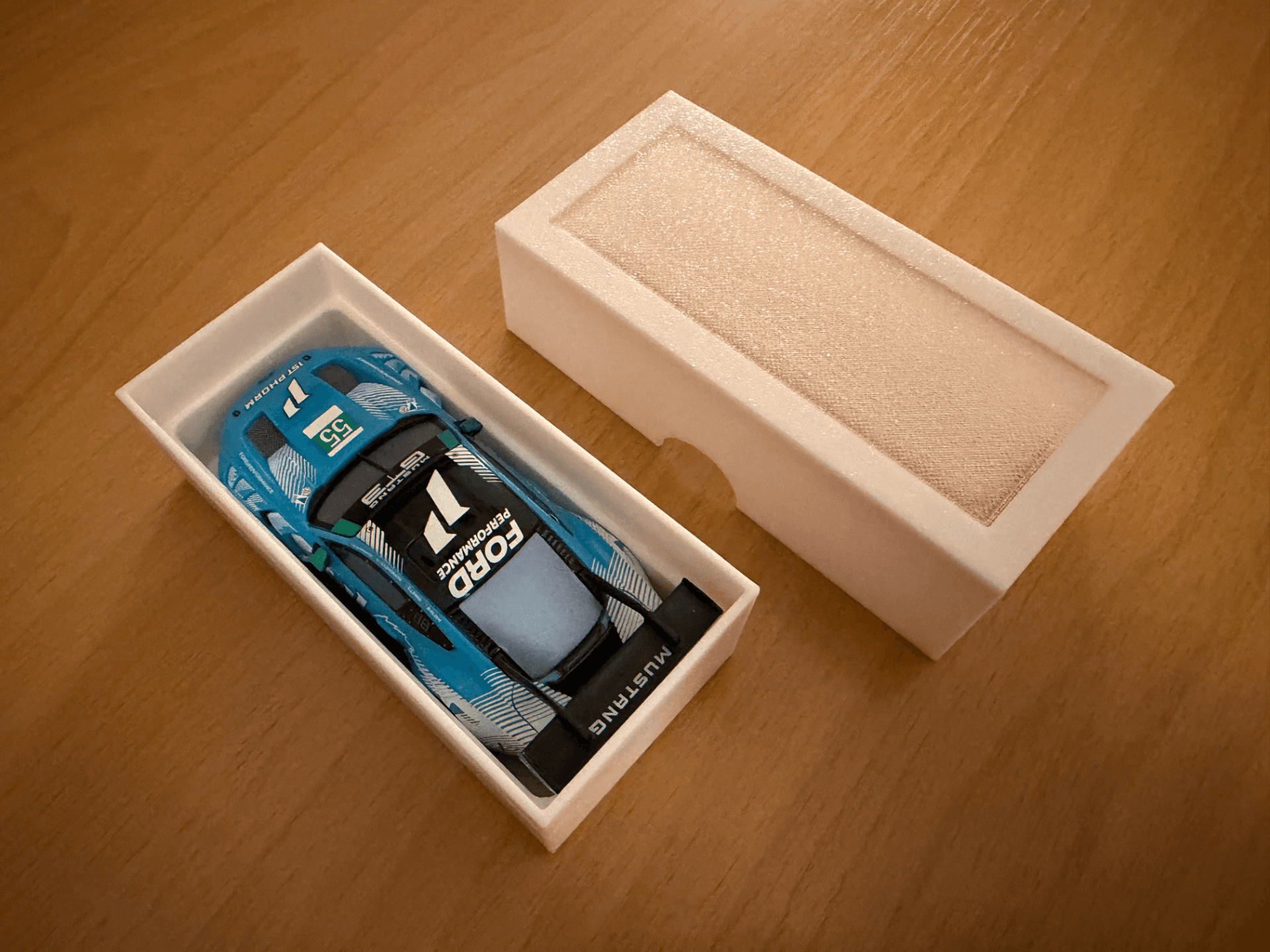 Aufbewahrungsbox für Carrera Hybrid Ford