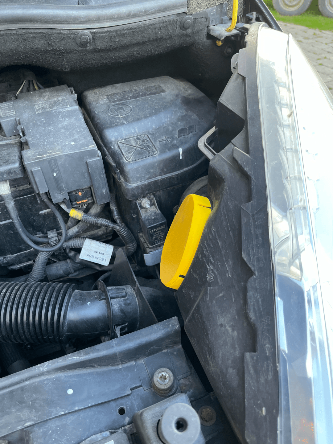 Citroen C4 PICASSO - light cover