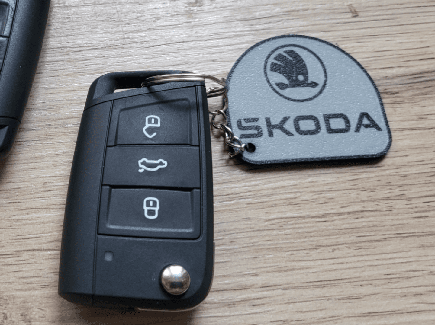 Skoda double-side keychain 
