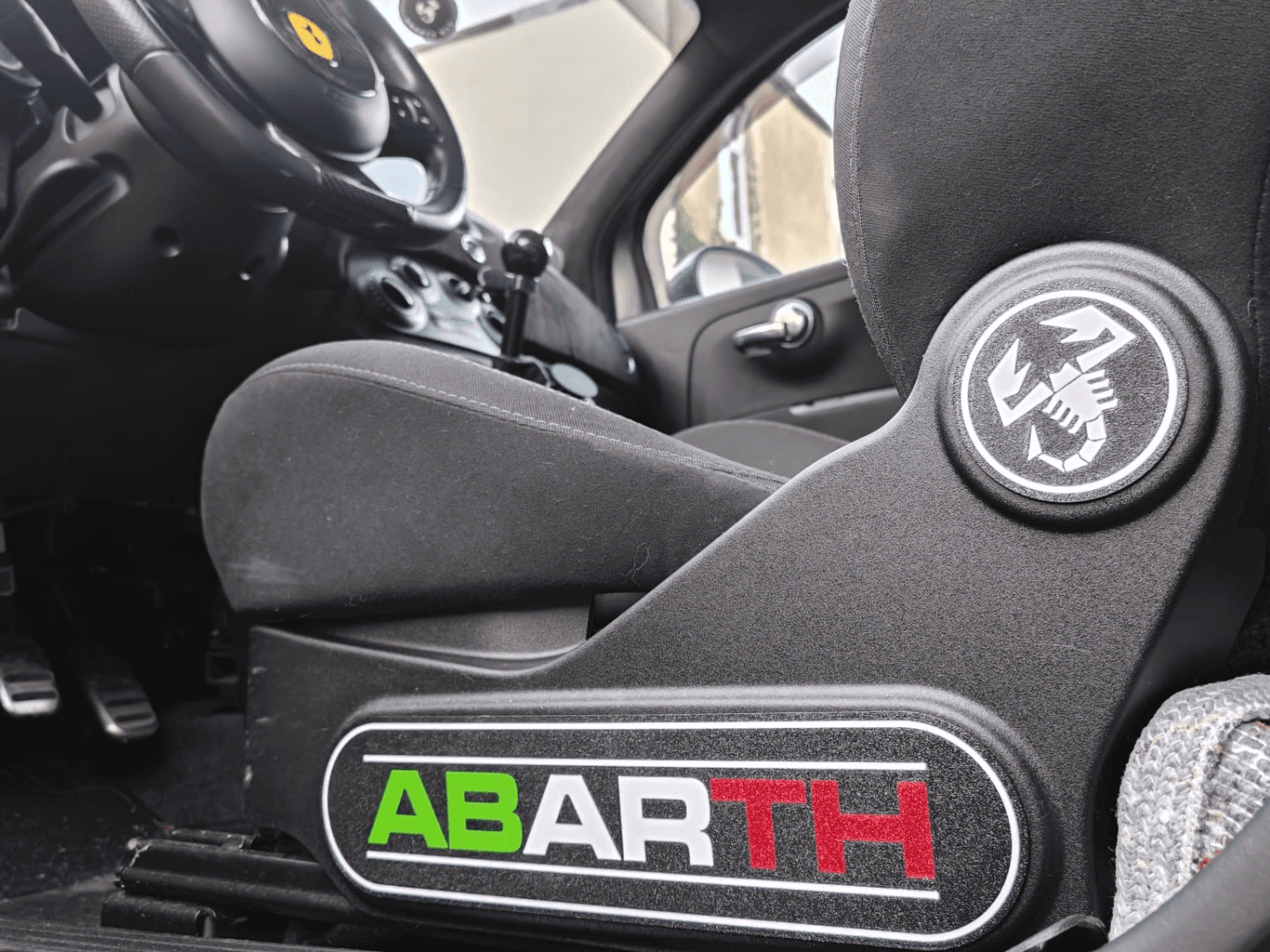 Abarth 500 595 Sitz Logo (Tricolore)