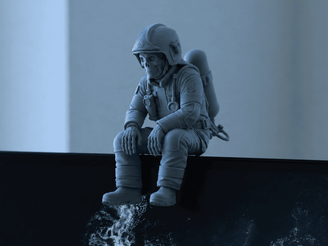 Feuerwehrmann Skellet Figur mit Drägerhelm