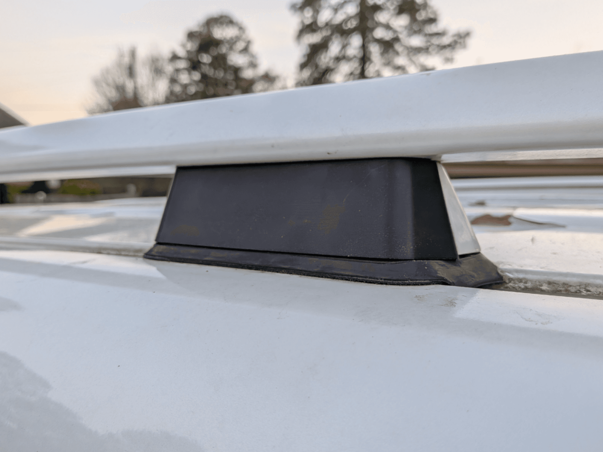 Lexus GX470 ROOF RACK MIDDLE COVER