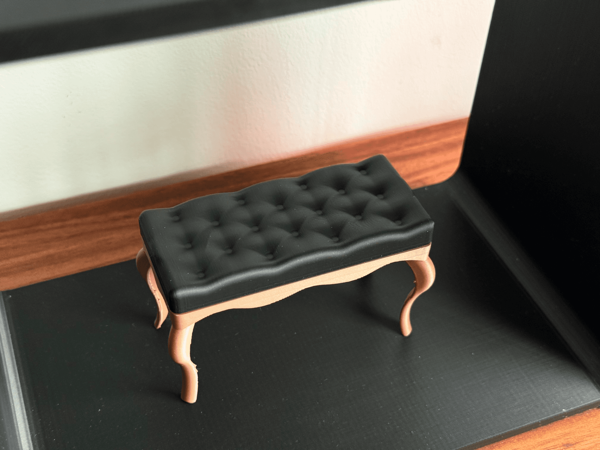 Detail Baroque Tufted Cushion Bench Scaleble 手办椅