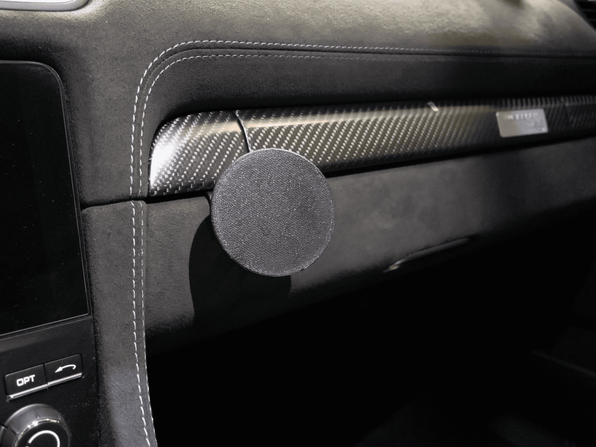 Porsche 991/981/718 MagSafe Phone Mount Improved
