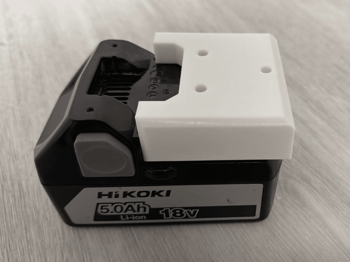 HiKOKI 18V Akku Wandhalter