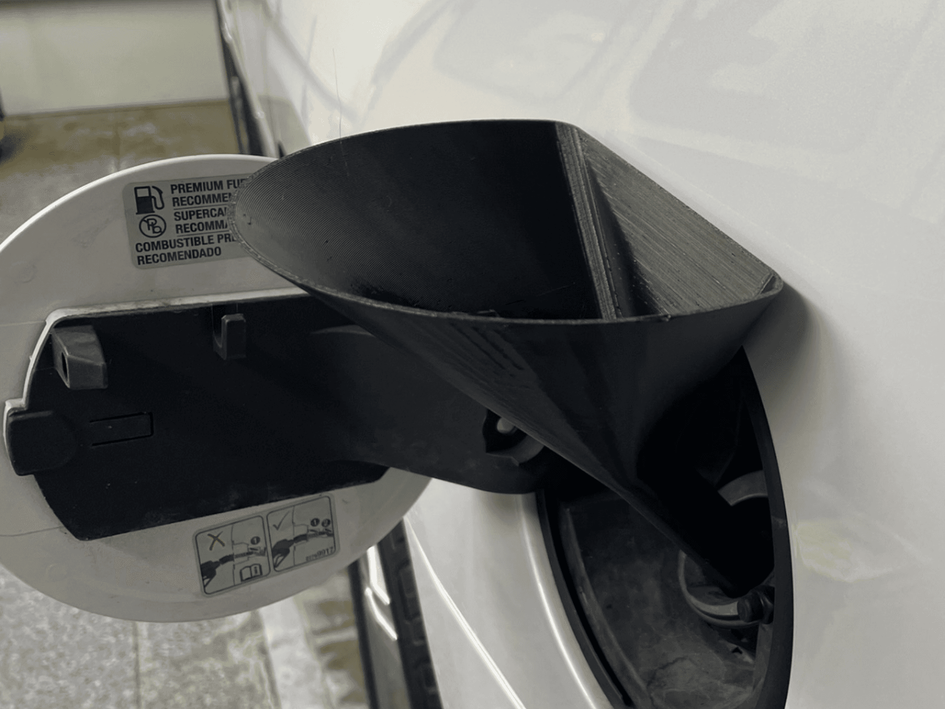 Oversized fuel funnel