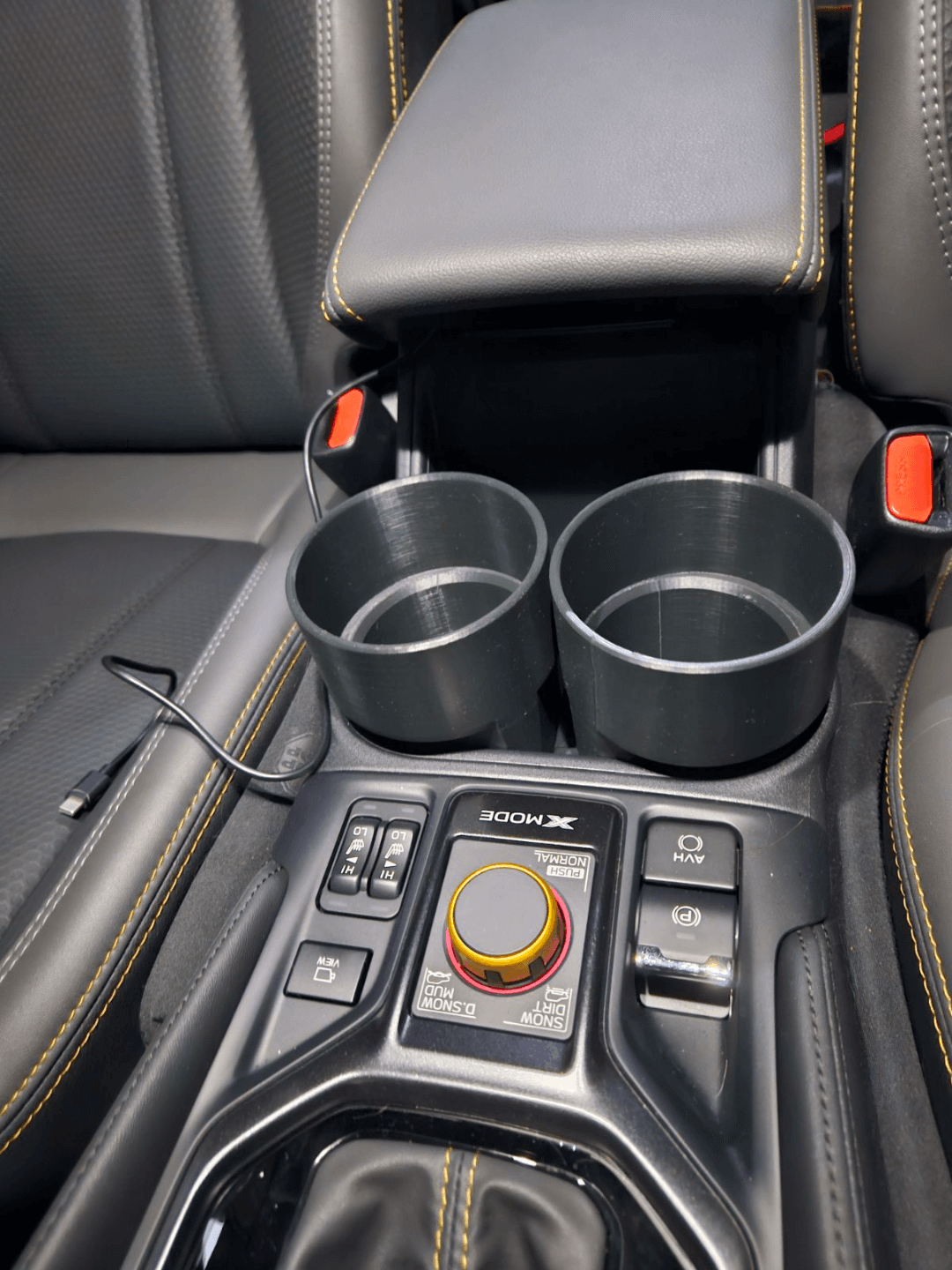Subaru Forester (5th gen) water bottle cupholders