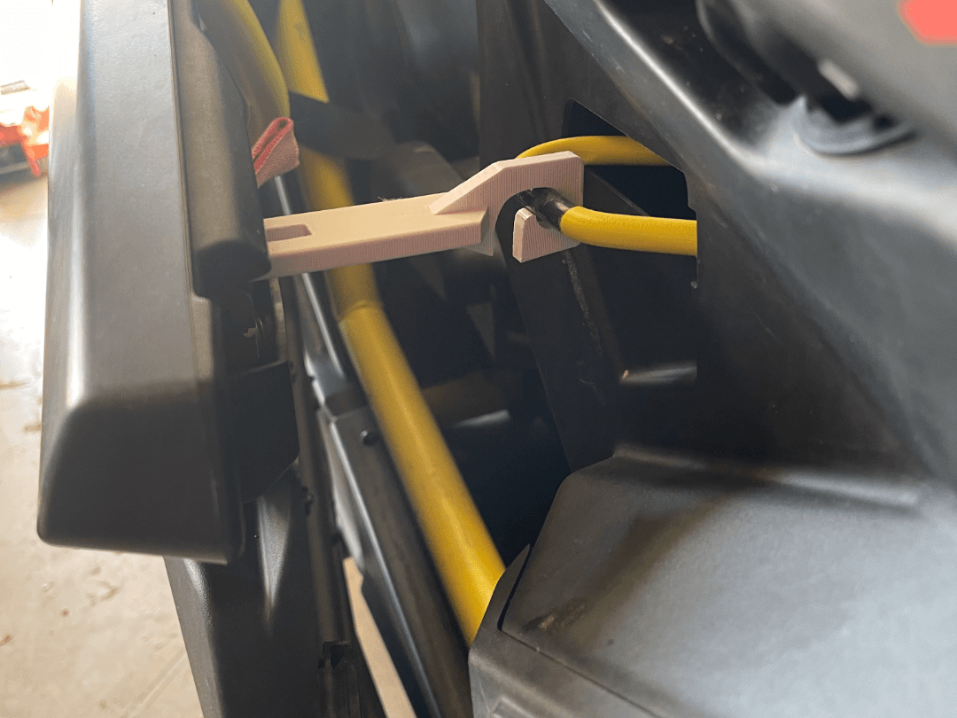 Door airflow bracket for cooling your side X side