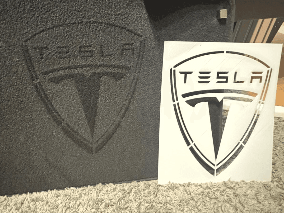 Tesla Schablone - Detailing