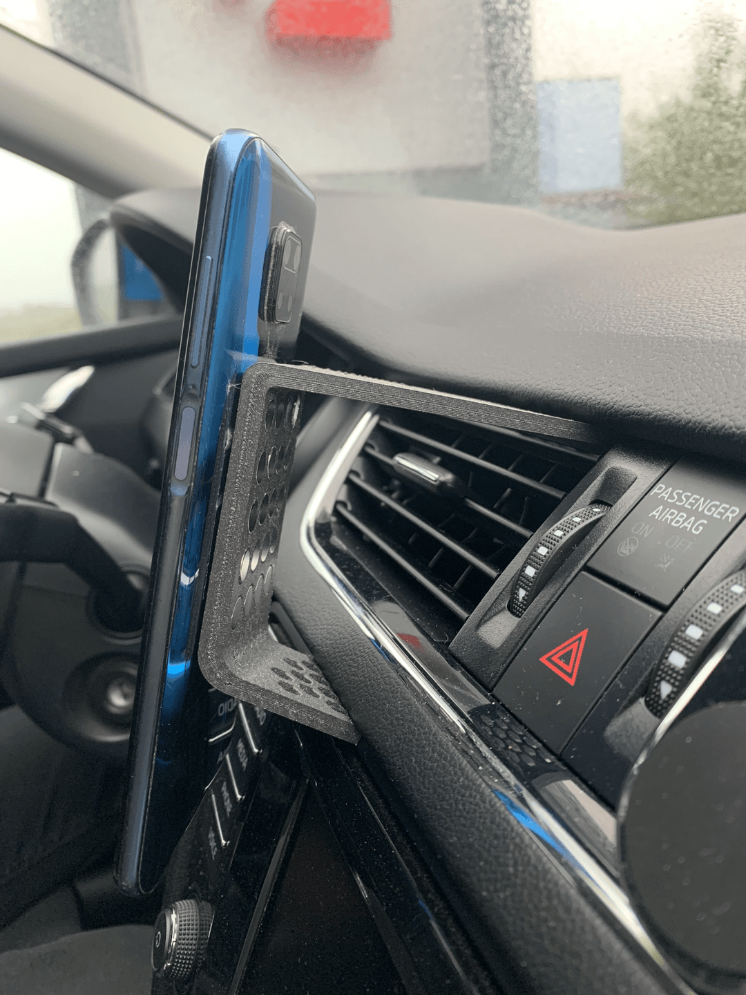 Škoda Octavia 3 phone holder
