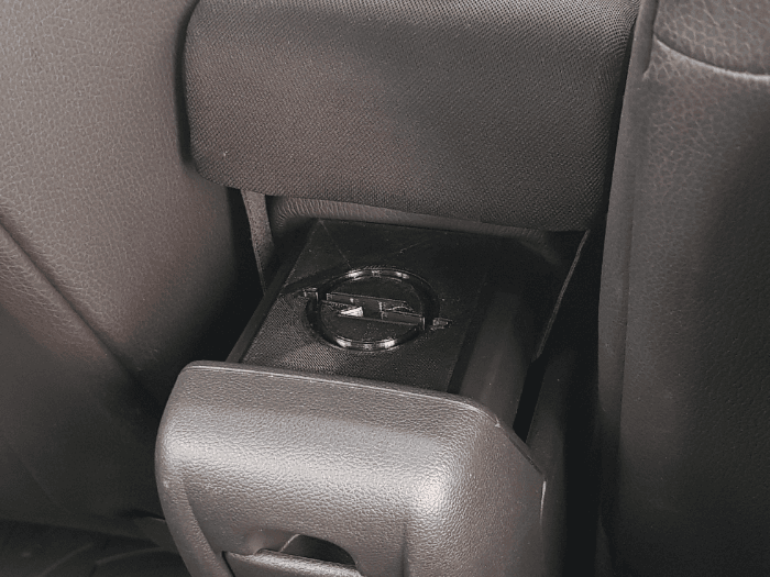 Opel Astra J Armrest stop