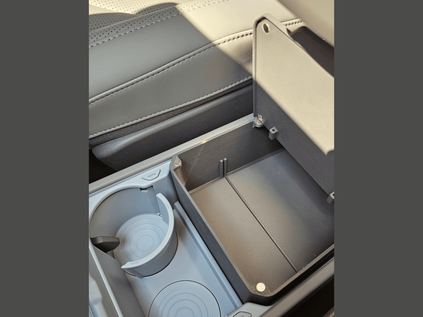 KIA EV3 - Storage box for centre console