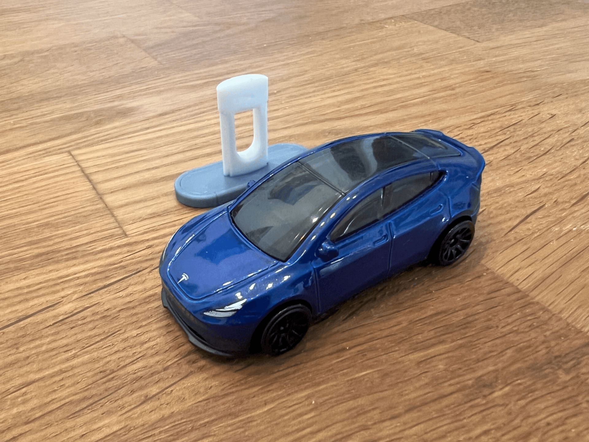 Tesla Supercharger 1/64 scale car diorama garage