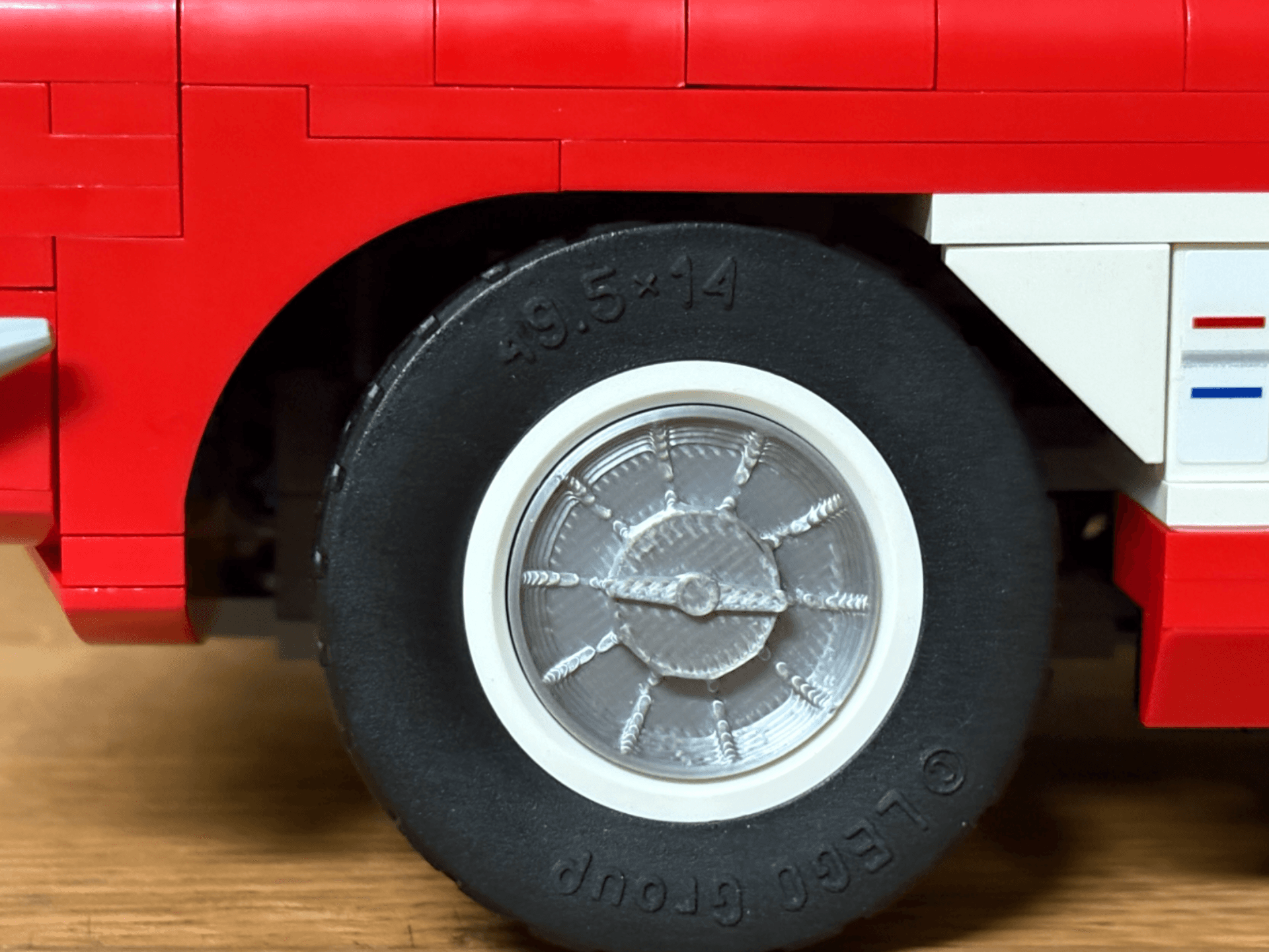 Brick compatible '58 Corvette hubcaps