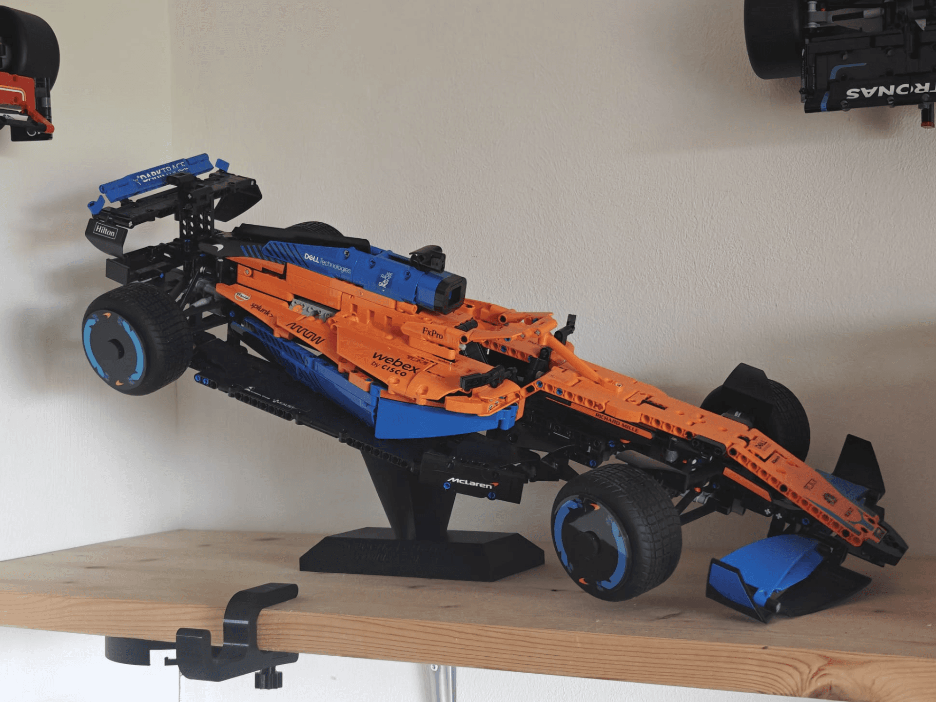 42228 McLaren F1 Stand