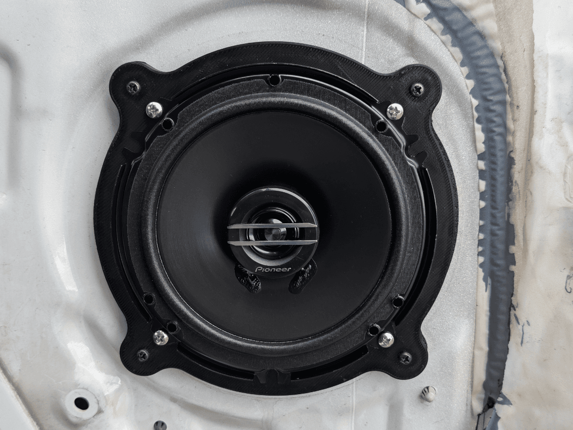 Hyundai ILoad / Starex / IMax Door Speaker Adapter