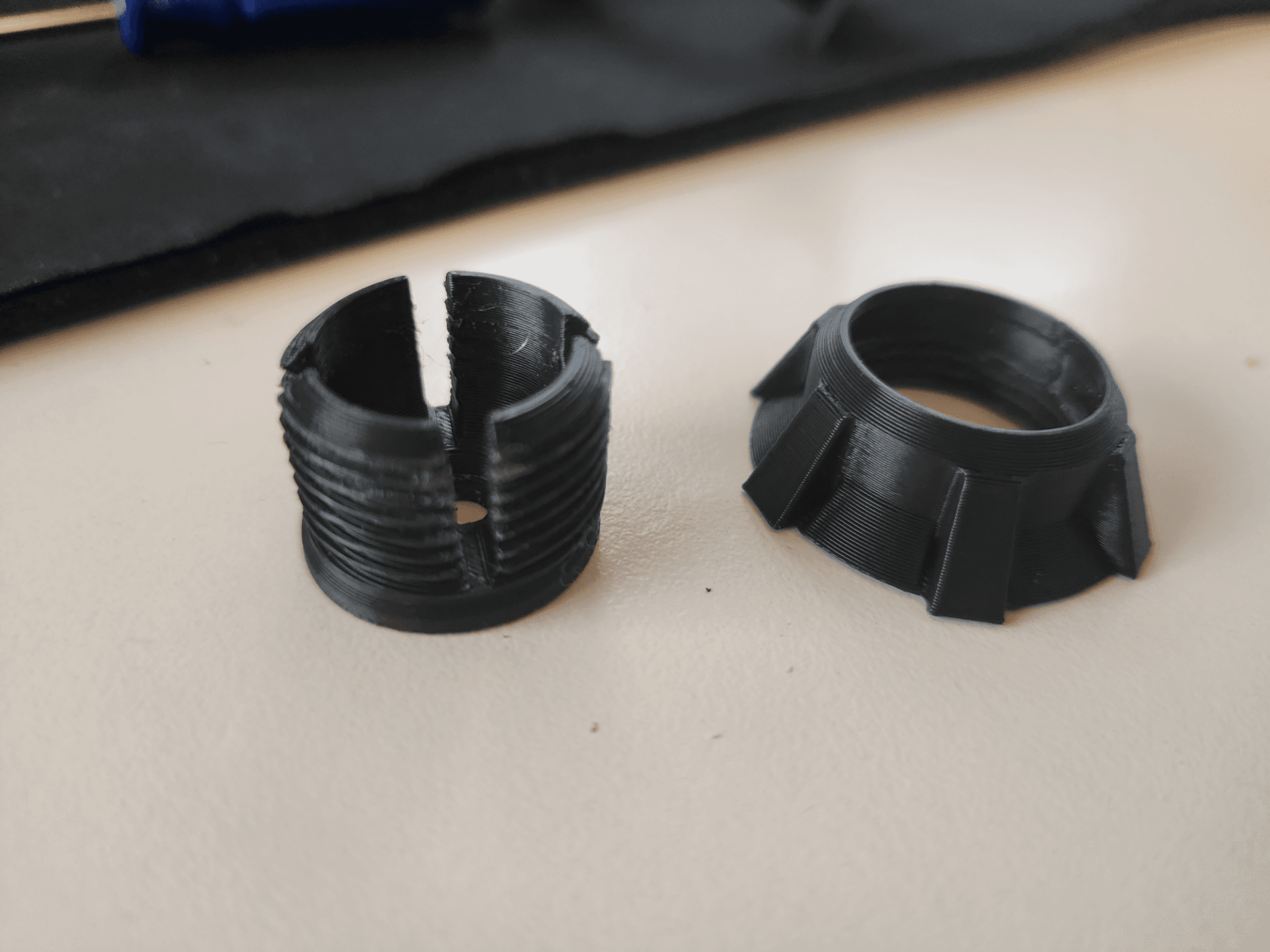 Ball socket with locking nut 