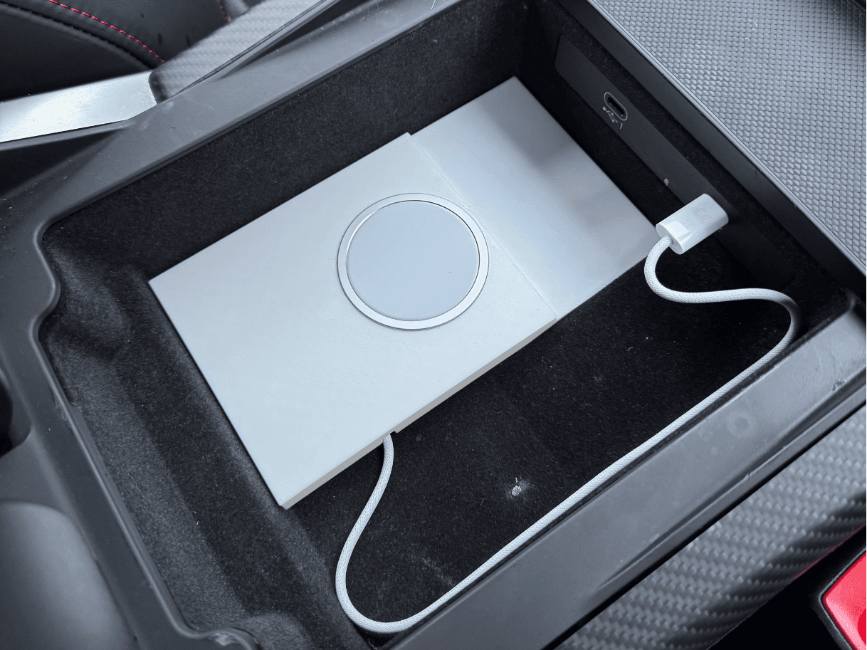 Magsafe iPhone mat for armrest Audi Q8 SQ8 RSQ8