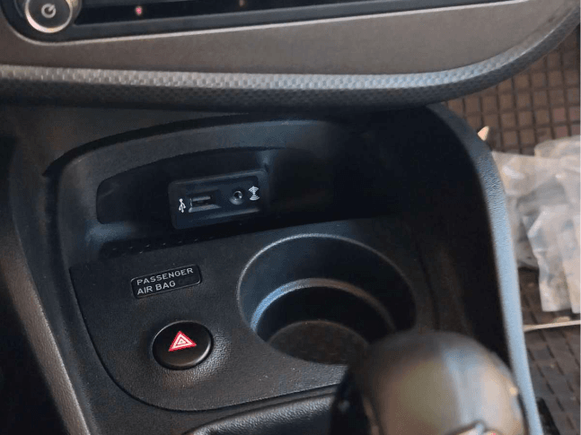 Leon 1P | USB & Audio jack mount | MIB2 Retrofit