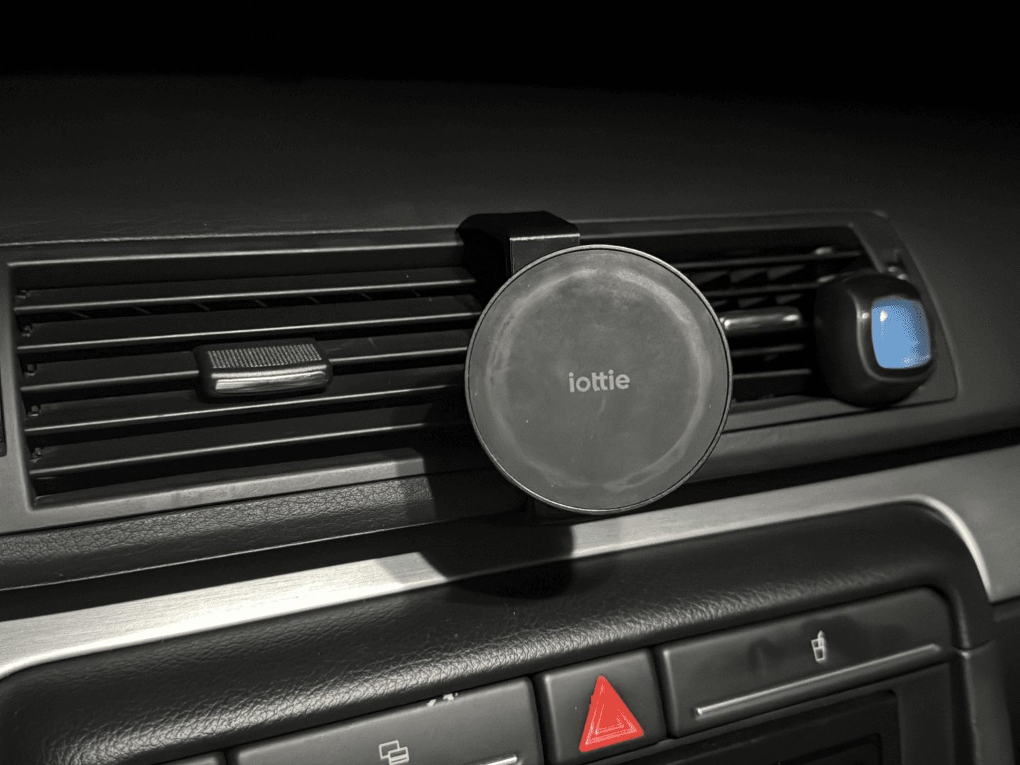 audi B6 / B7 A4 / S4 vent clip mount 