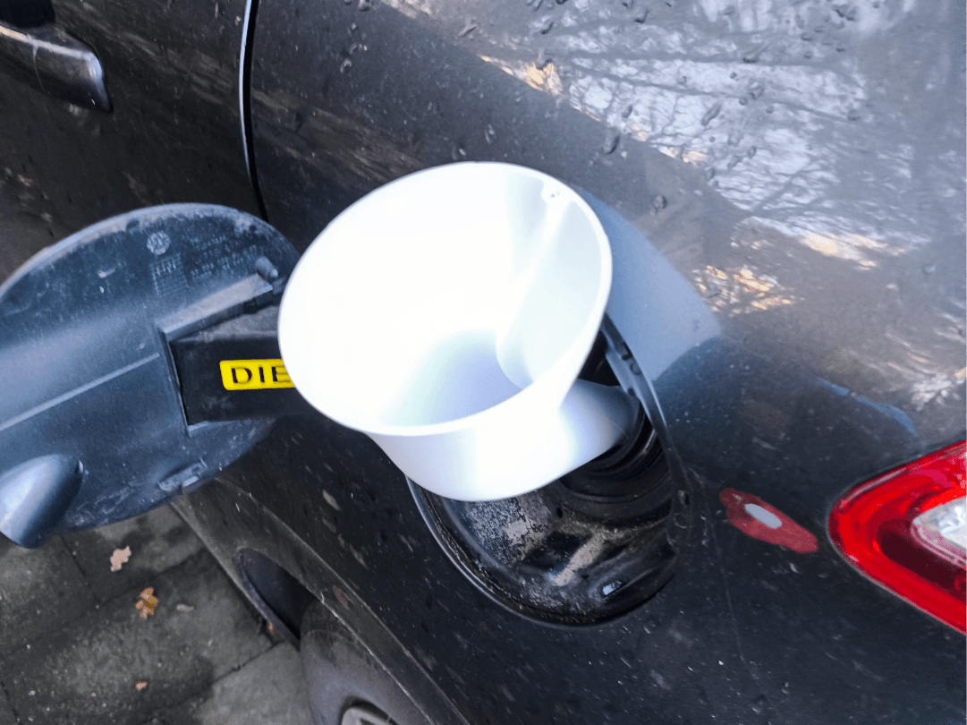 Manual Diesel funnel Peugeot Misfuelling system