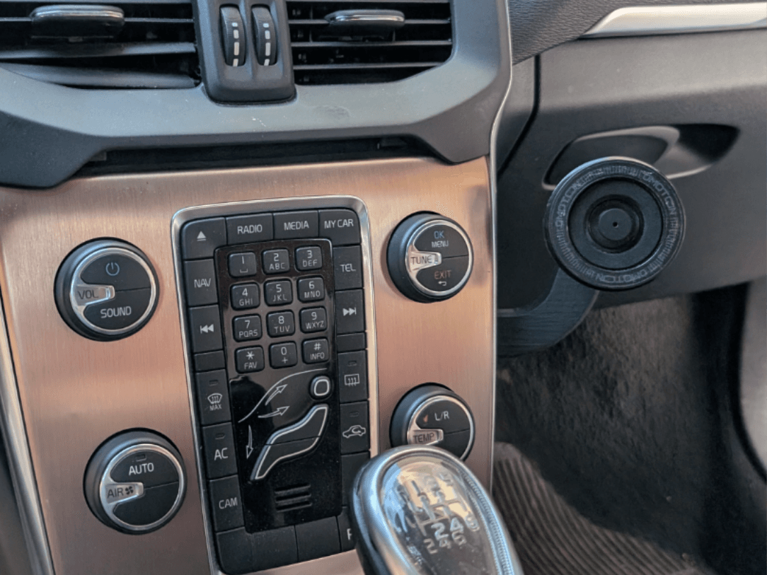 Volvo V40 Phone Mount Dashboard Bracket