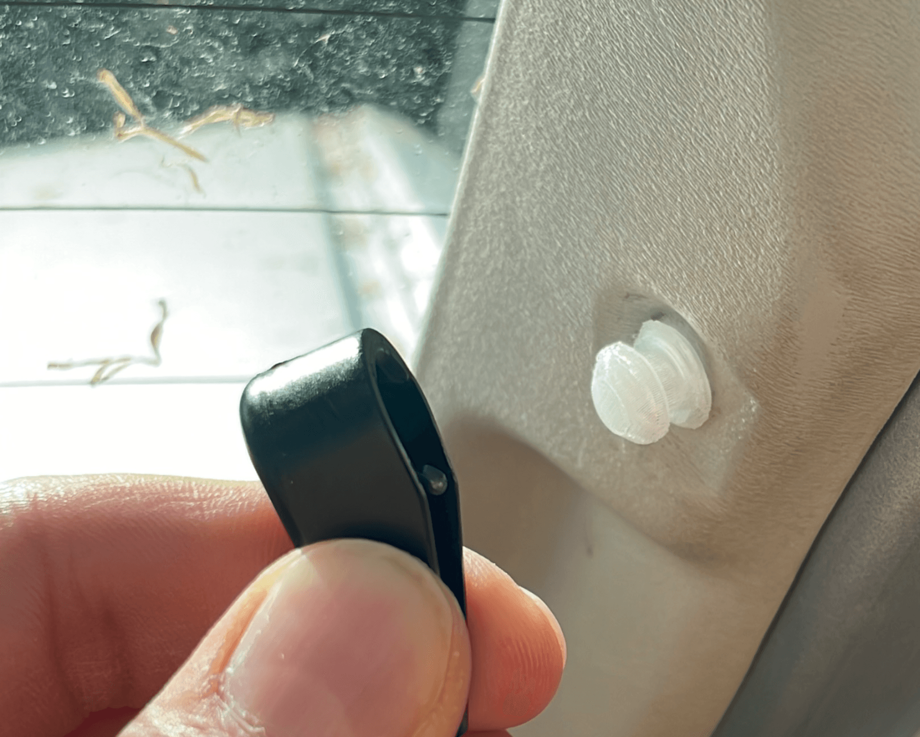 Citroën Parcel shelf clip replacement