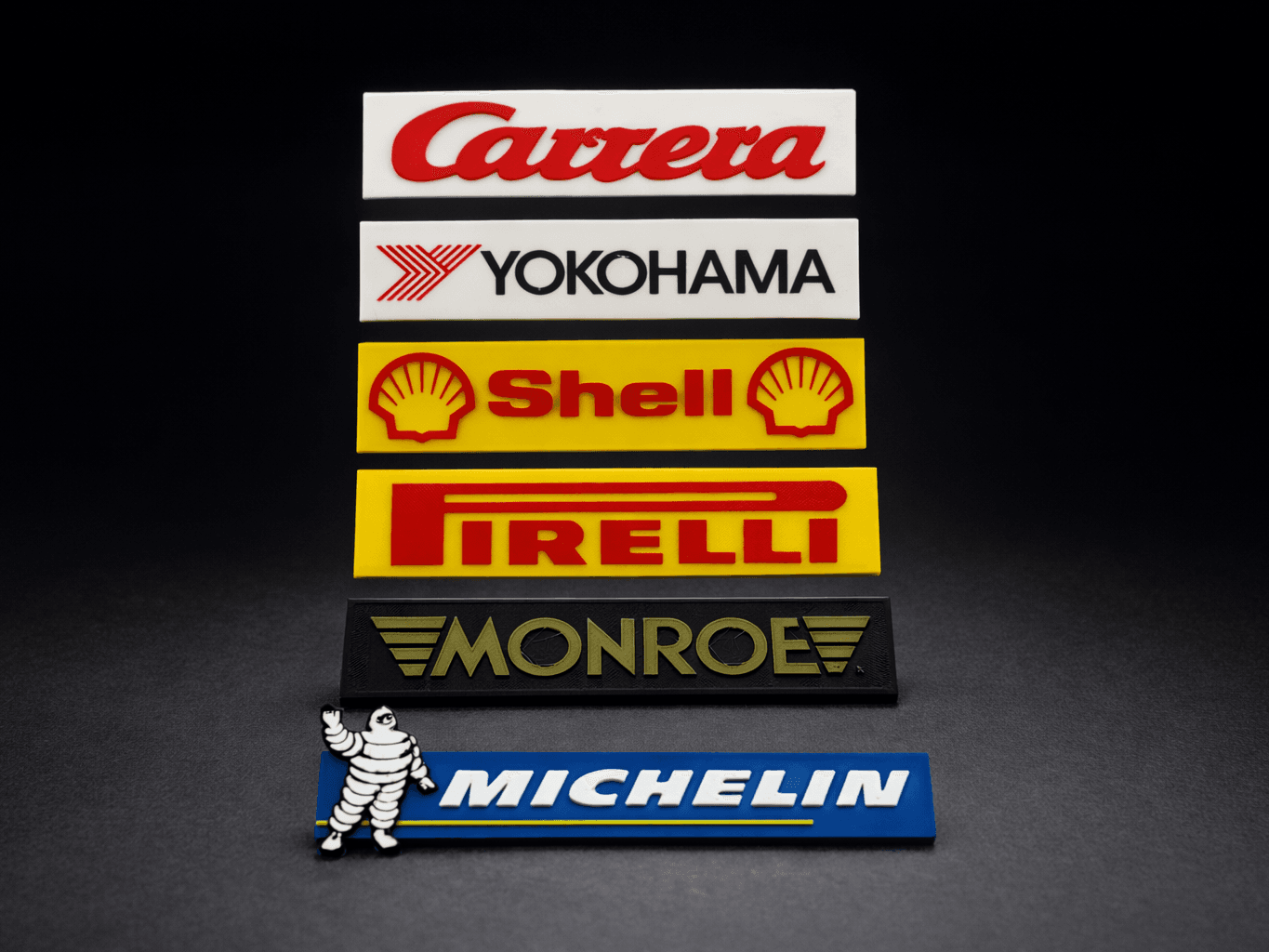 señales publicitarias para coches de carrera