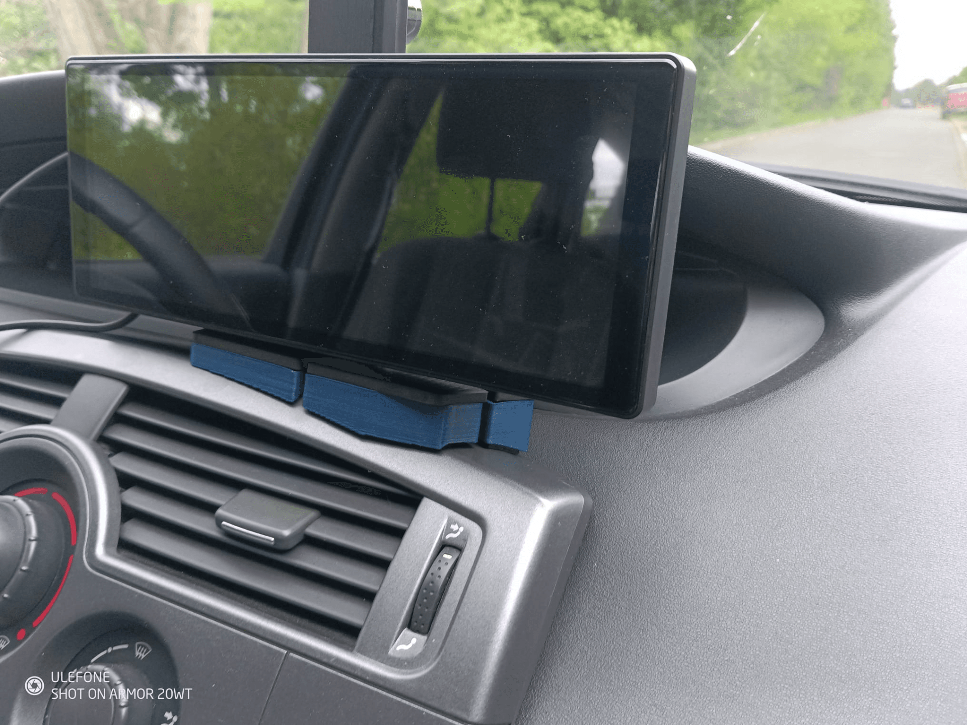 Custom CarPlay Screen Mount for Renault Scenic II