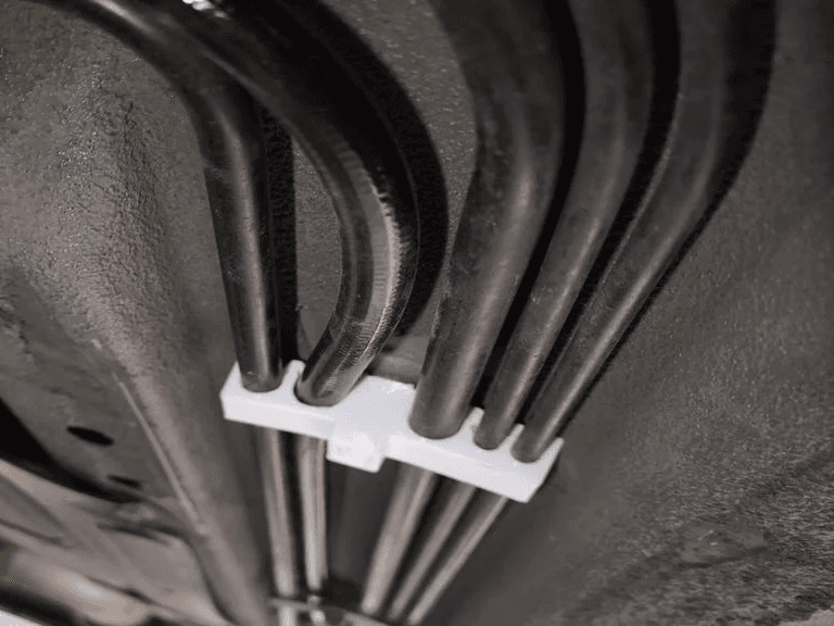 Nissan fuel line clip