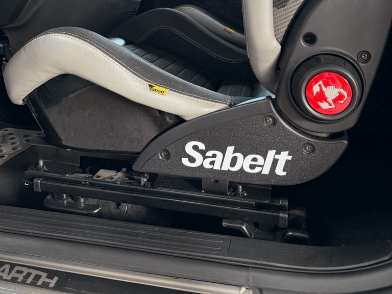 Abarth 500 595 Sabelt Sitz Overlay