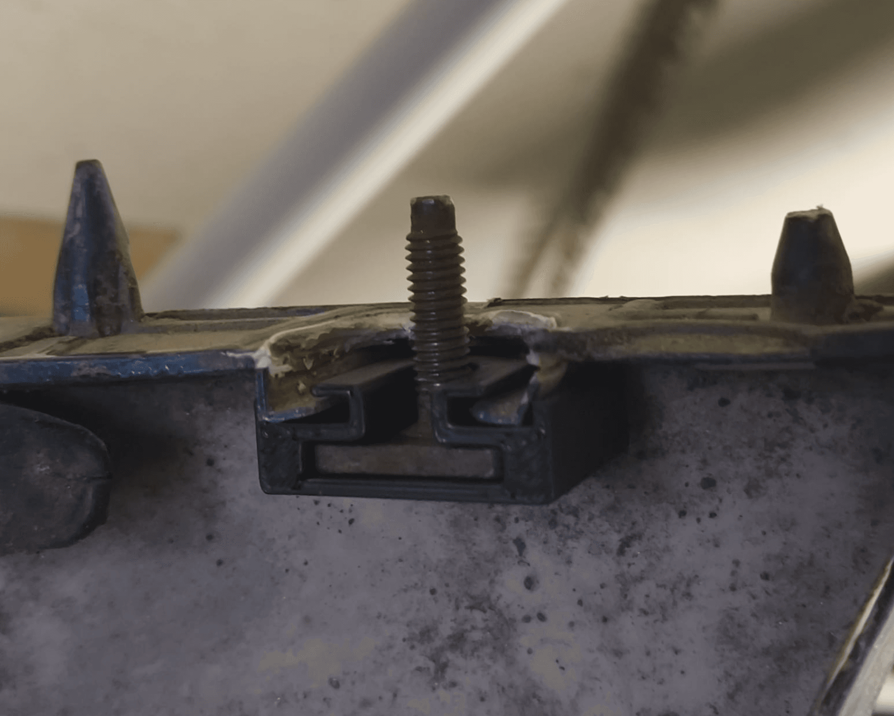 peugeot 206 bumper screw plate